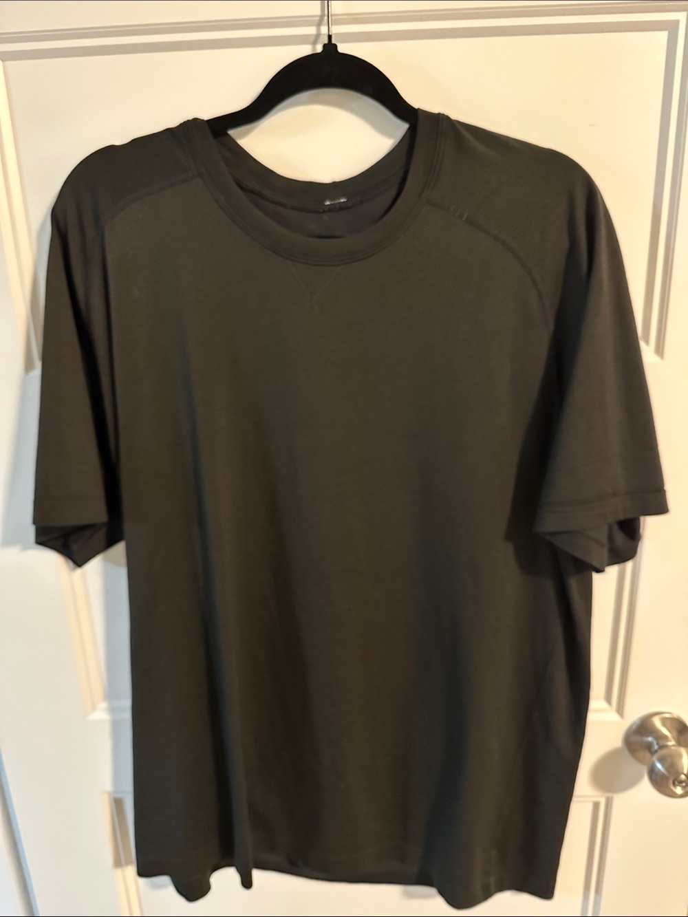 lululemon athletica Men's Short Sleeve Crew Tee in Black